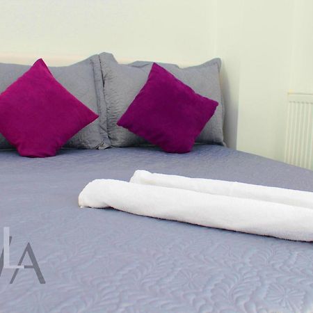 White Luxury Apartment Sibiu Bagian luar foto