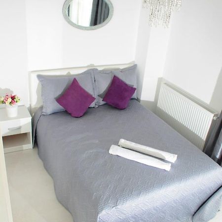 White Luxury Apartment Sibiu Bagian luar foto