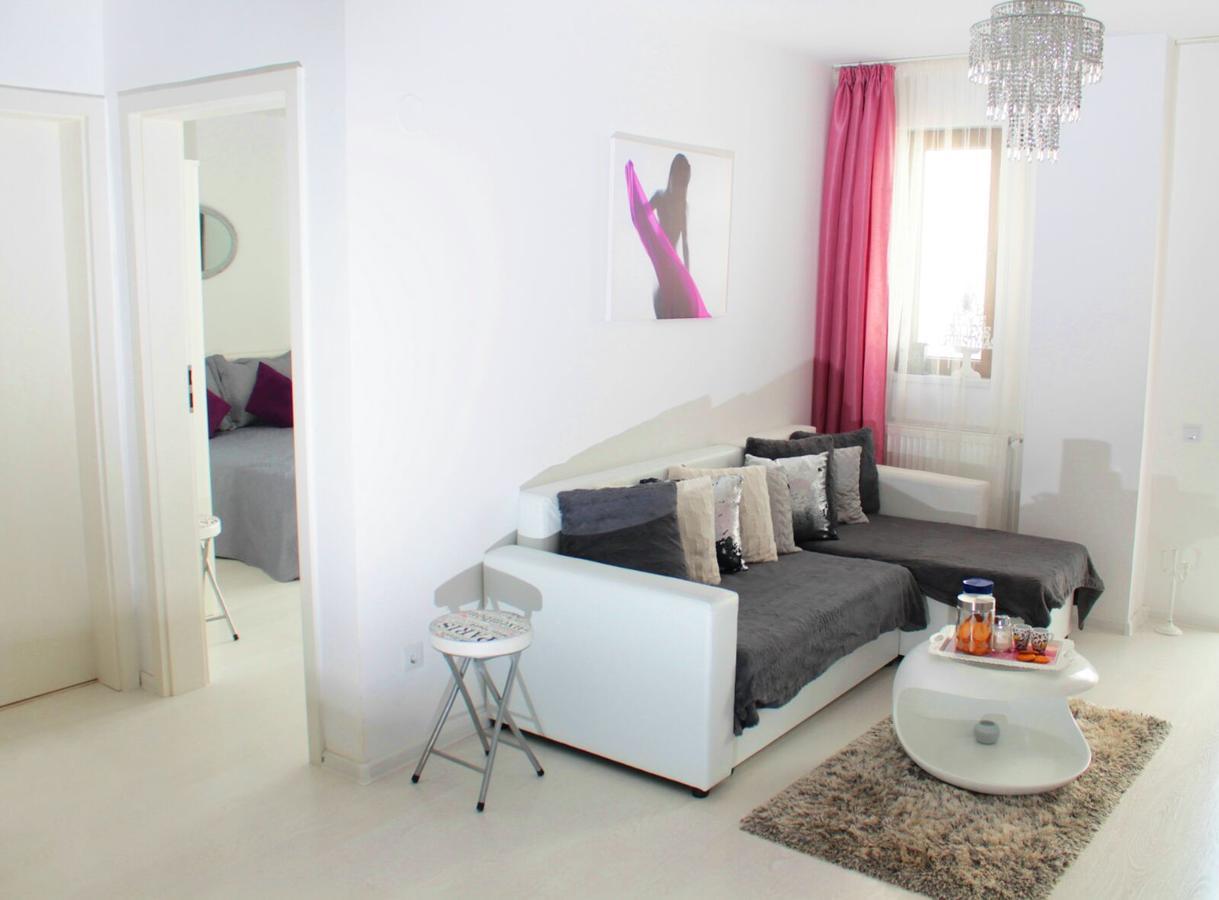 White Luxury Apartment Sibiu Bagian luar foto